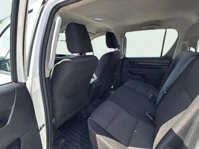 Toyota Hilux 2.4 D-4D Cabina Doble GX