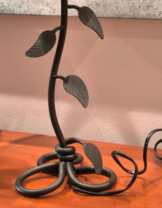 Lampara  de mesa forja con pantalla Gulert de Ikea