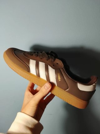 Zapatillas Adidas Marrones