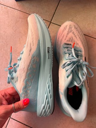 Brooks Launch 11 nuove donna
