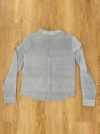 Camisa Bershka Rayas Azul y Blanca Talla S