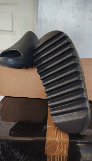 Adidas Yeezy Slide Negro Talla 40