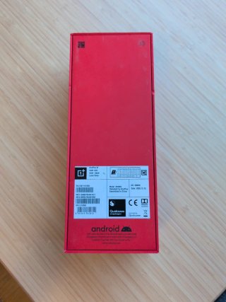Caja original OnePlus 8T con funda