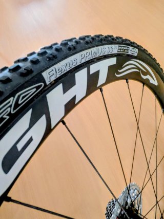 Ruedas tubular carbono disco Knight Composites