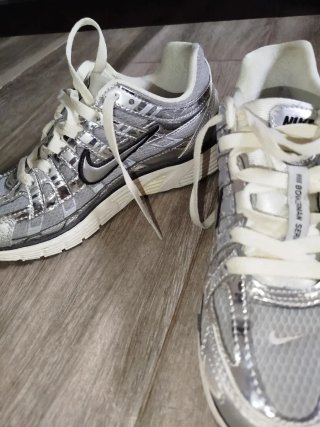 Nike P-6000 Talla 39 Plata/Blanco