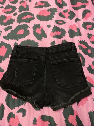 Shorts vaqueros negros rotos