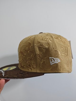Gorra New Era 7 1/2 LA Beige y Marrón Bordada