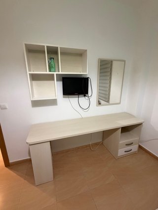 Tocador escritorio estantería y espejo