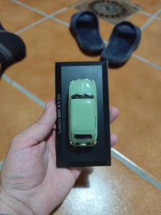 Coche a escala 1/43 SEAT 600 (1957)