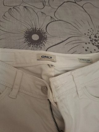 Pantalones blancos