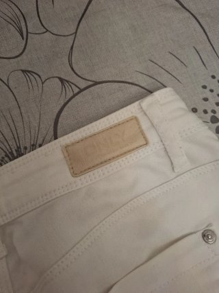 Pantalones blancos