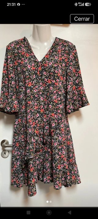 Vestido floral negro y rosa Primark