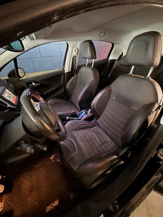 Peugeot 208 2015