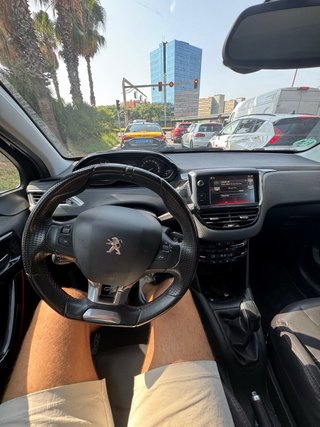 Peugeot 208 2015