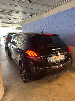 Peugeot 208 2015