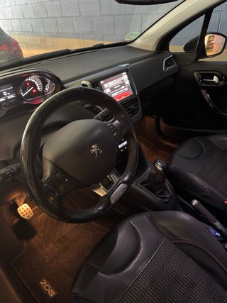 Peugeot 208 2015