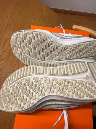Nike Bambas Blancas y Plateadas