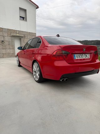 BMW E90 330i