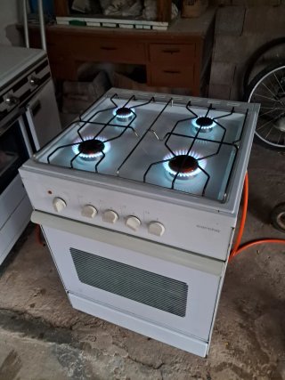 Cocina gas y horno eléctrico