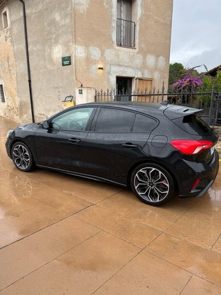 Ford focus black&red edition