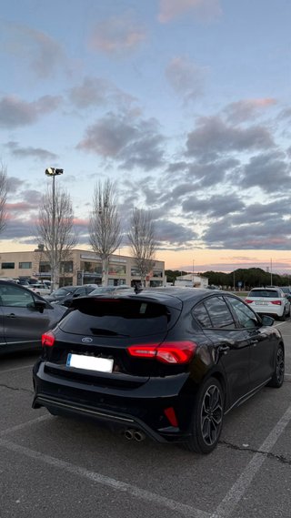 Ford focus black&red edition