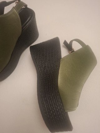 Sandalias de suela gruesa verde