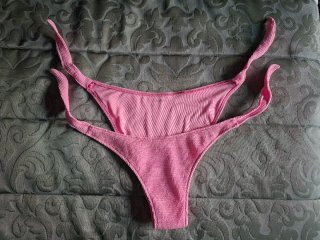 Braga bikini rosa con lazos