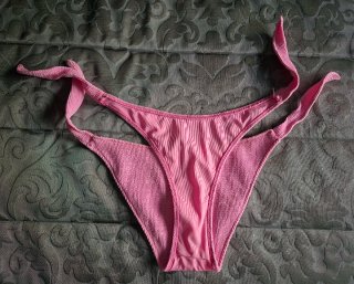 Braga bikini rosa con lazos