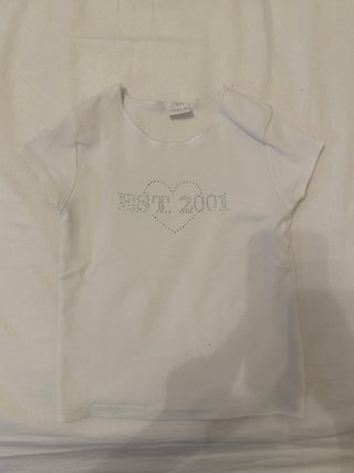 Camiseta Zara EST. 2001 con pedrería
