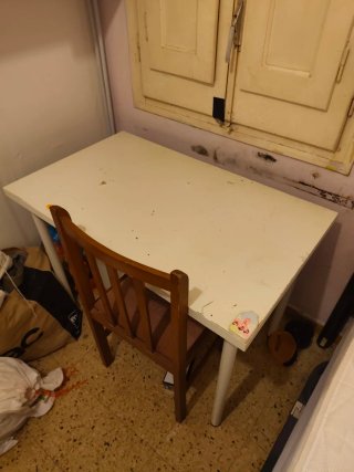 Mesa escritorio blanca y madera