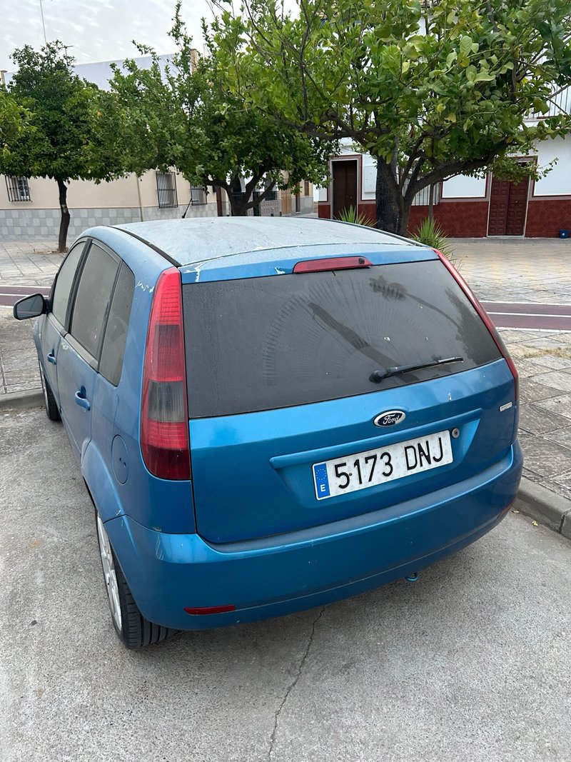 Ford Fiesta 2005 - foto 1