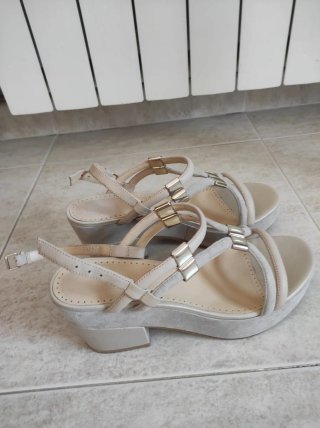Sandalias beige tacón plataforma Elvio Zanon