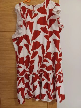 Vestido de verano blanco y rojo