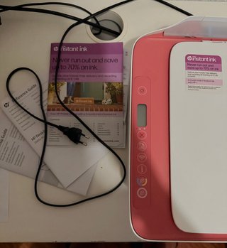 Impresora HP Deskjet 2823e Rosa y Blanca