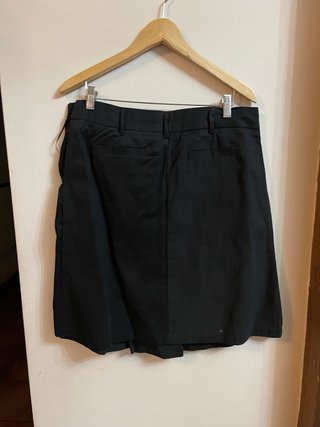 Falda negra elegante
