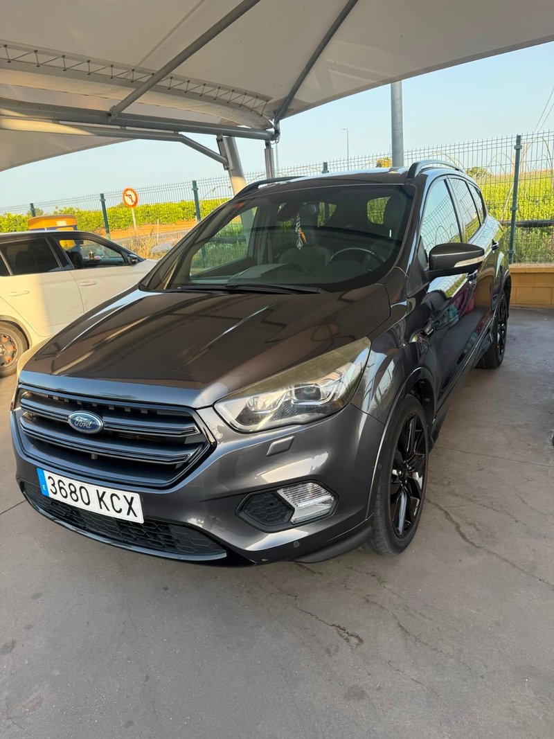 Ford Kuga 2017 - foto 1