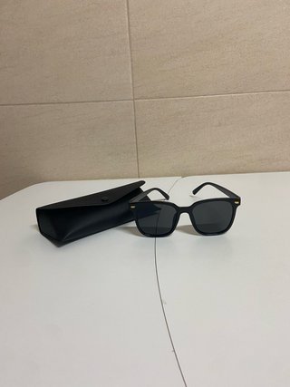 Gafas de sol negras