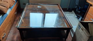 Mesa centro madera cerezo y cristal