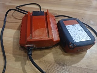 Cargador Hilti C4/36-90 y Batería B22