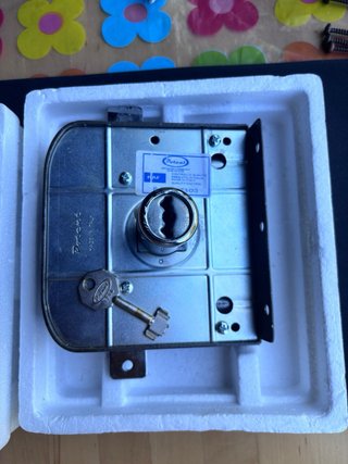 Serratura di sicurezza per porta esterna