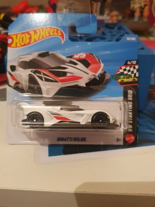Hot Wheels Bugatti Bolide 4/10