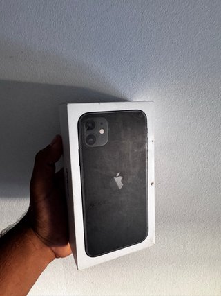 Caja iPhone 11 Negra