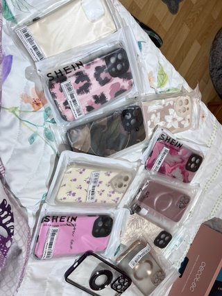 7 custodie per iPhone 13 Pro Max SHEIN a 0,50€ ciascuna