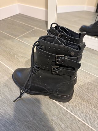 Botas Carmela Piel Cordones Tachuelas