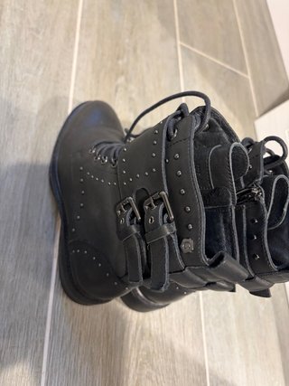 Botas Carmela Piel Cordones Tachuelas