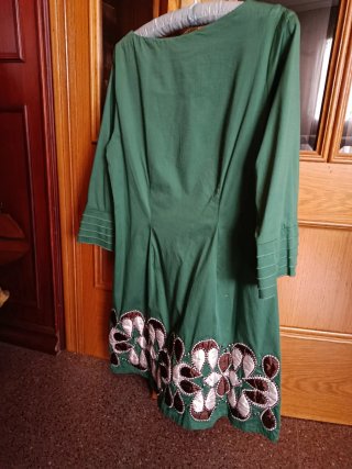 Vestido Niza bordado verde talla L. Nuevo.