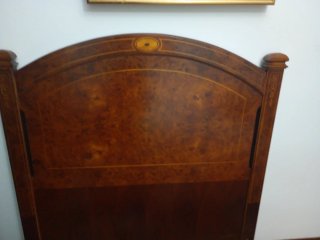 Cabecero de cama pequeña