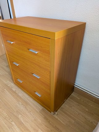 Cómoda de madera con 3 cajones