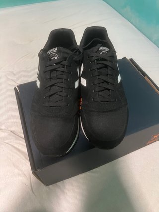 Zapatillas Munich Hombre Negras Blancas
