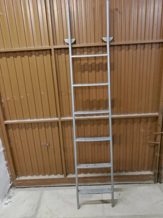 Escalera para litera metálica
